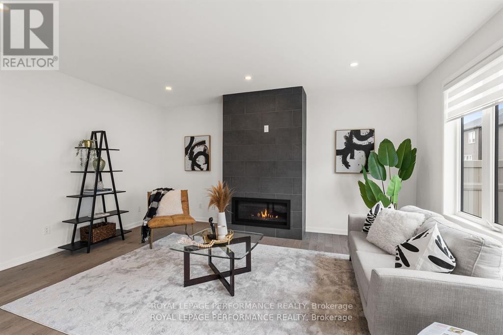 Photo 16 of 95 Ralph Erfle Way, Ottawa ON
