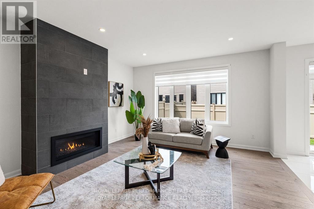 Photo 17 of 95 Ralph Erfle Way, Ottawa ON