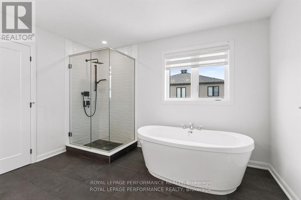 Photo 27 of 95 Ralph Erfle Way, Ottawa ON