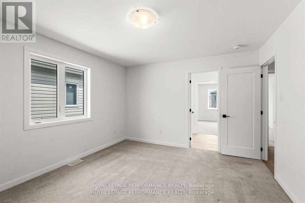 Photo 30 of 95 Ralph Erfle Way, Ottawa ON