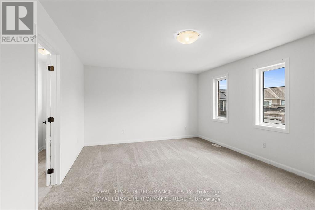 Photo 32 of 95 Ralph Erfle Way, Ottawa ON