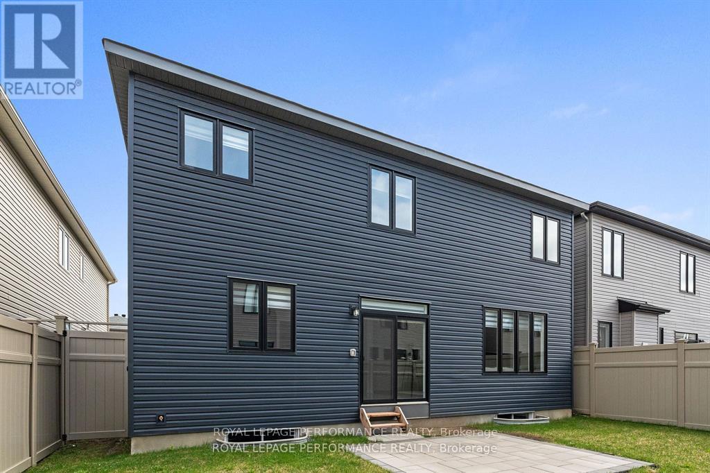 Photo 37 of 95 Ralph Erfle Way, Ottawa ON