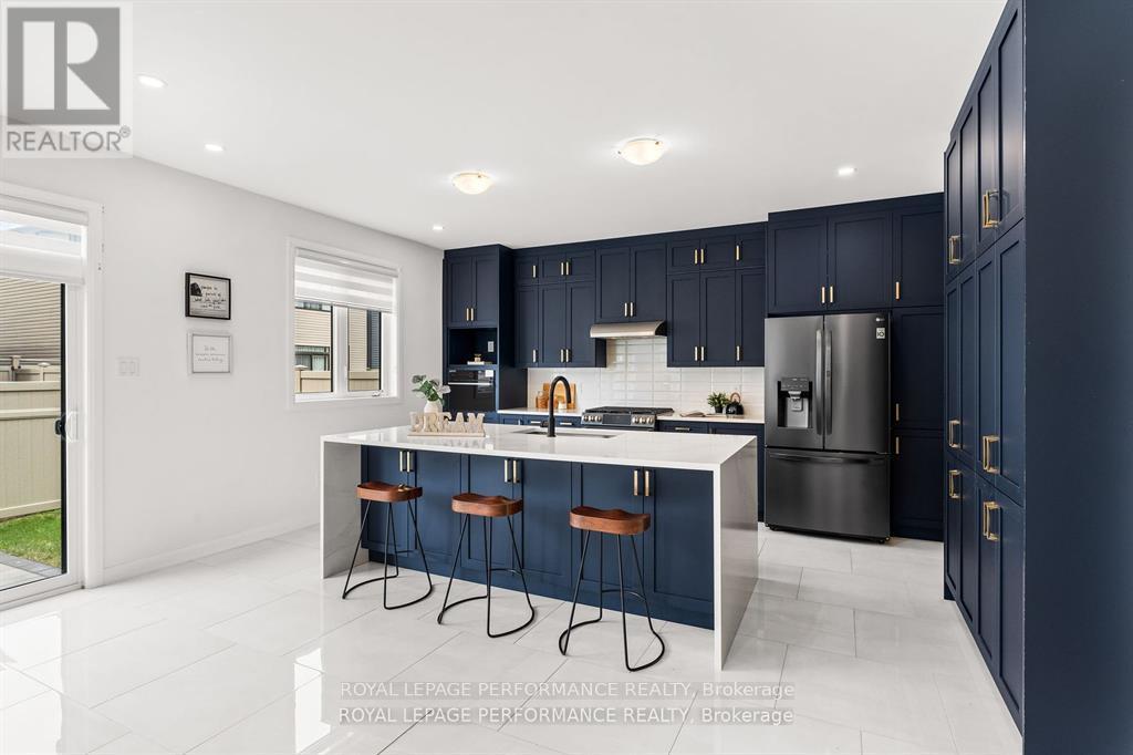 Photo 9 of 95 Ralph Erfle Way, Ottawa ON