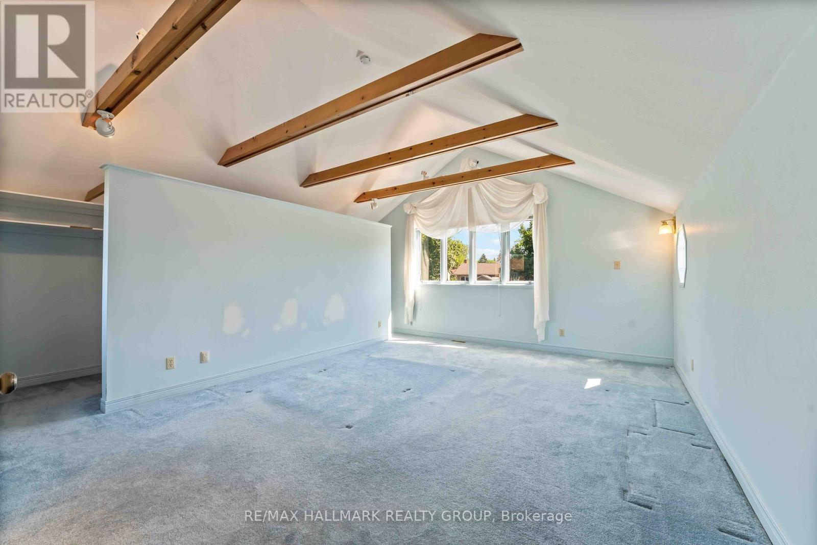 Photo 10 of 109 Country Club Drive, Ottawa ON