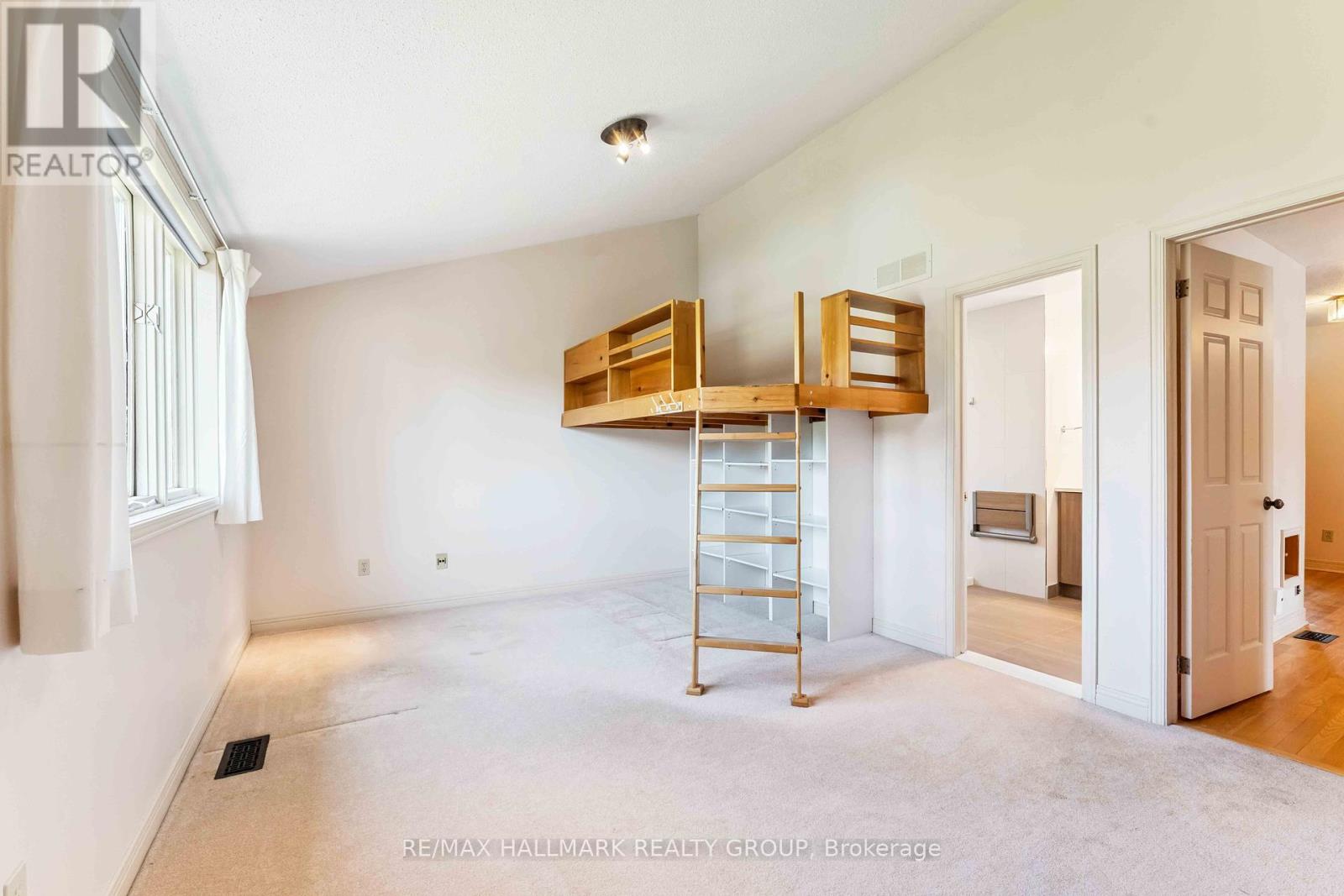 Photo 13 of 109 Country Club Drive, Ottawa ON