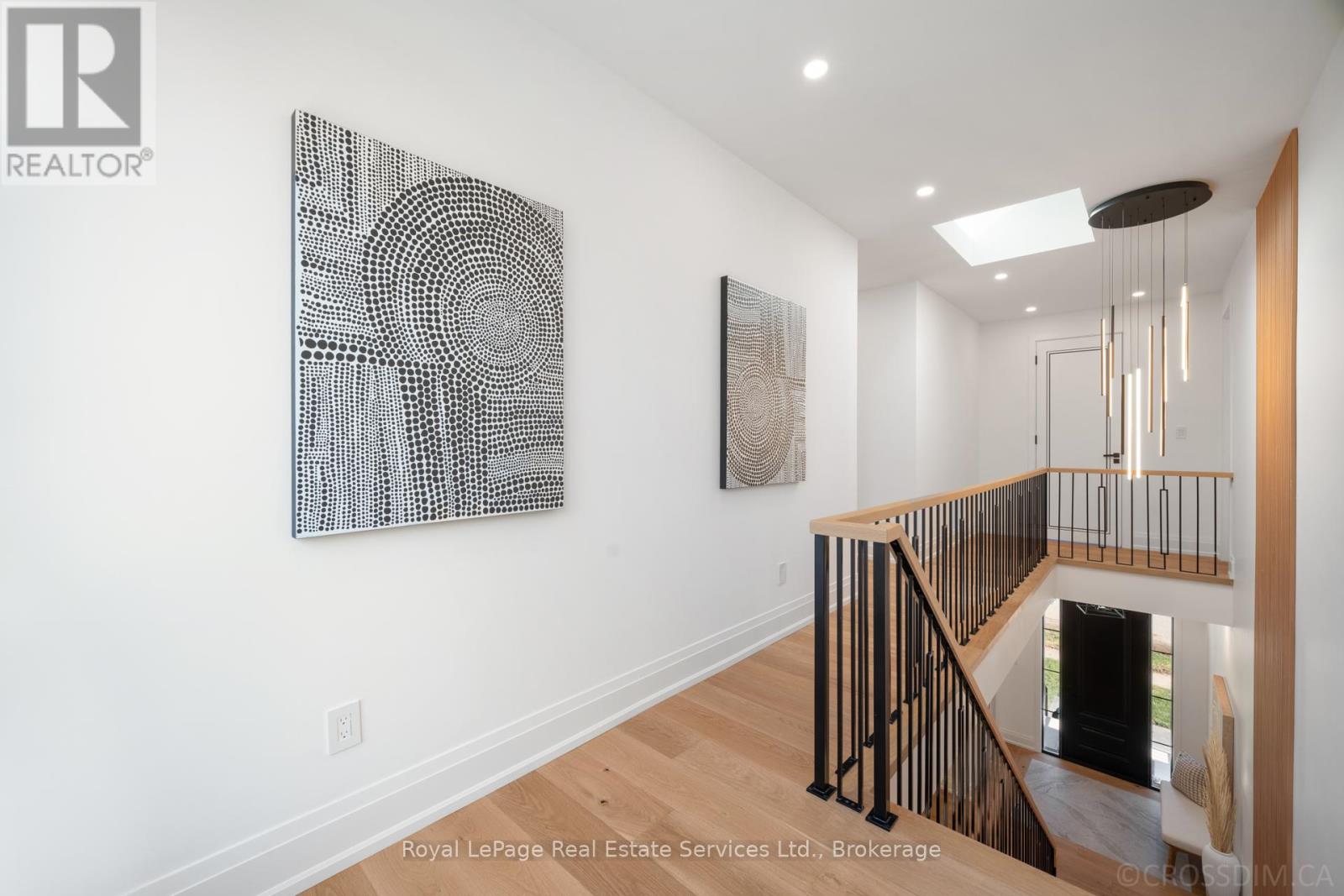 Photo 20 of 480 Scarsdale Crescent, Oakville ON