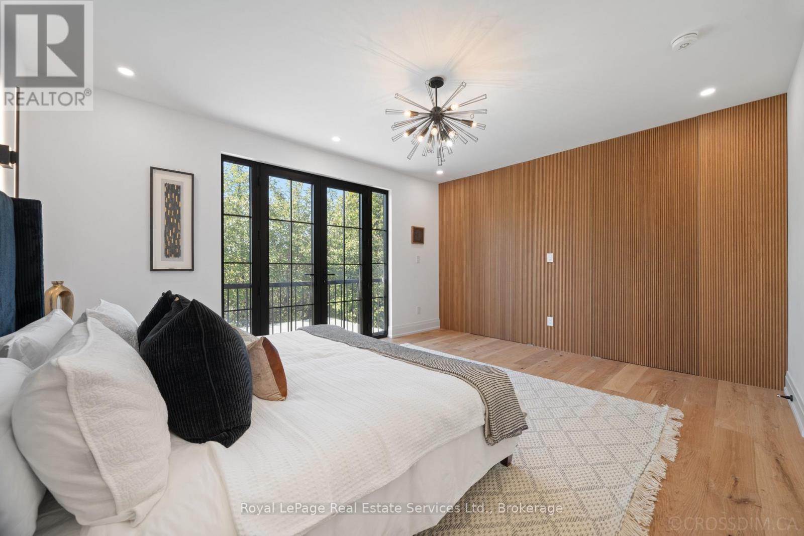 Photo 22 of 480 Scarsdale Crescent, Oakville ON