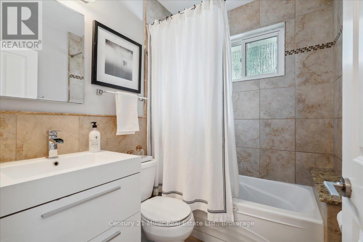 Photo 10 of 1129 Shaw Street, Oakville ON