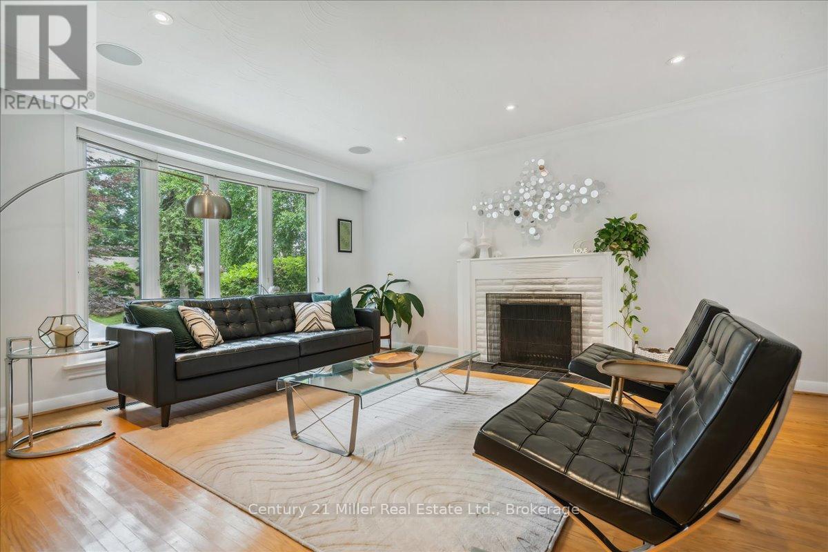 Photo 12 of 1129 Shaw Street, Oakville ON