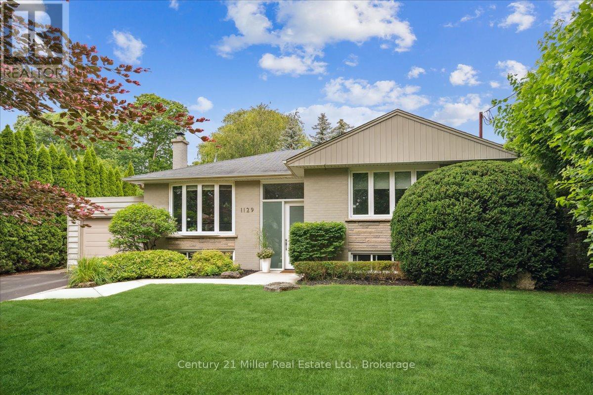 Photo 2 of 1129 Shaw Street, Oakville ON