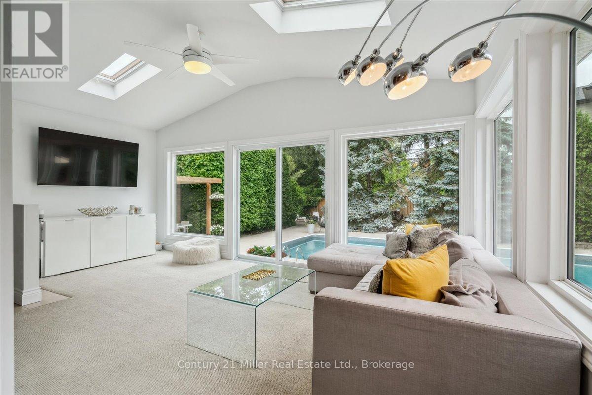 Photo 20 of 1129 Shaw Street, Oakville ON