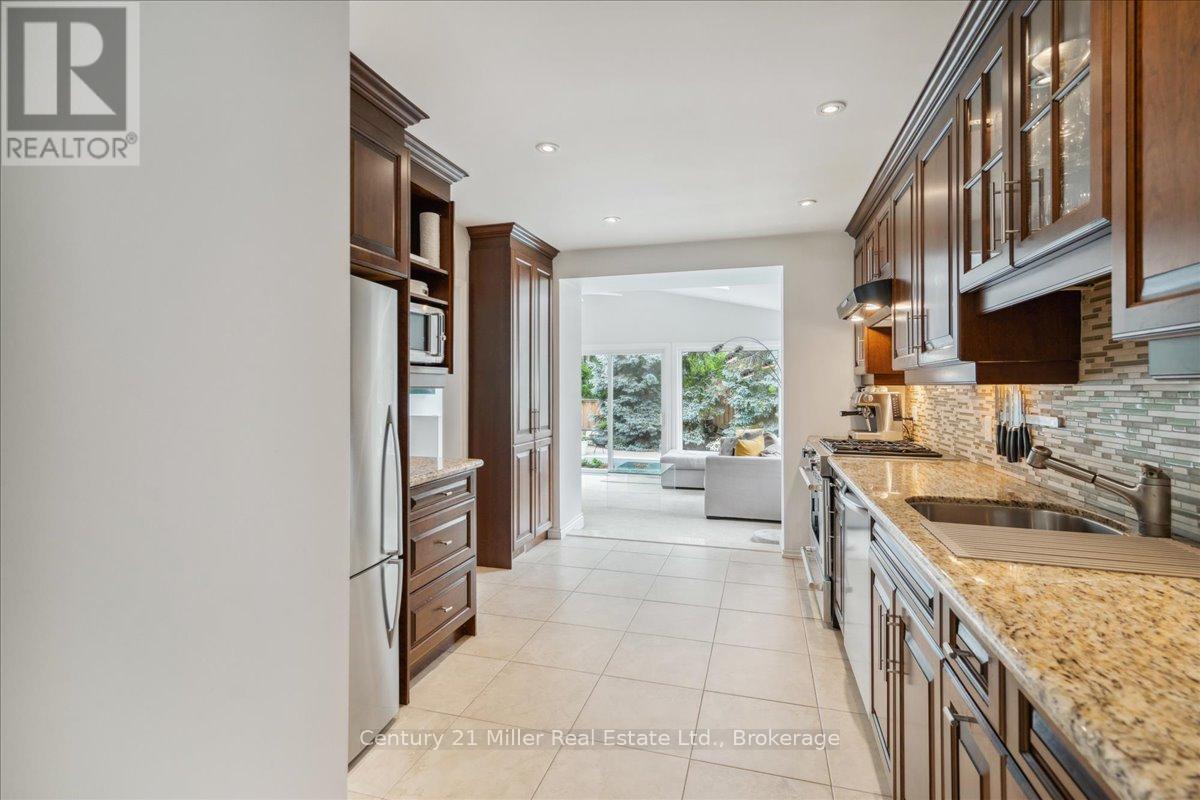 Photo 22 of 1129 Shaw Street, Oakville ON