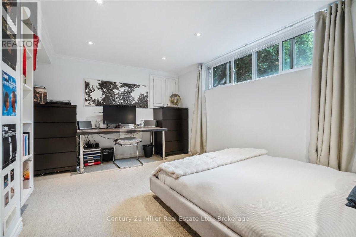 Photo 24 of 1129 Shaw Street, Oakville ON