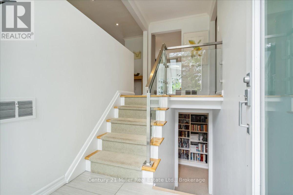 Photo 4 of 1129 Shaw Street, Oakville ON
