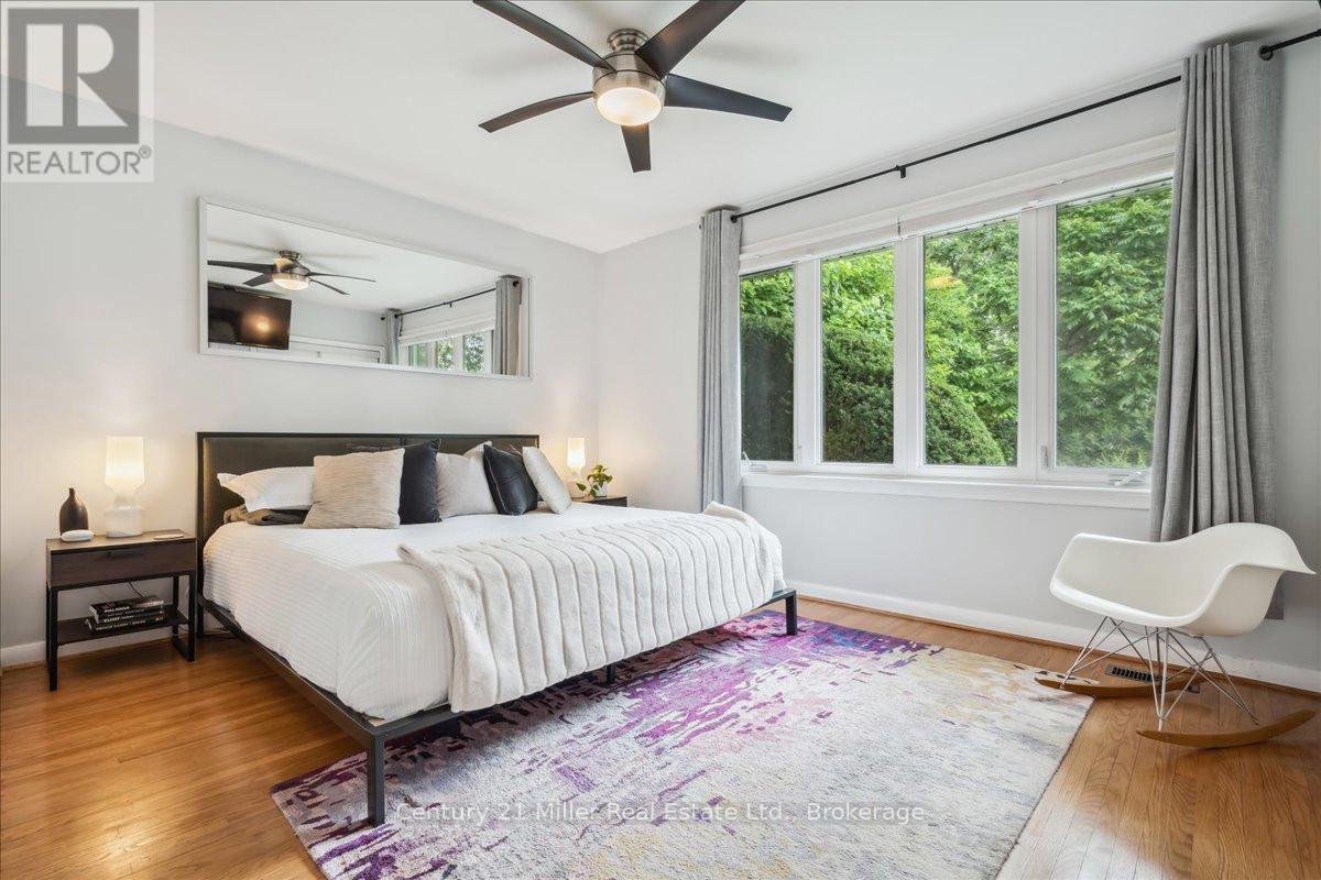 Photo 7 of 1129 Shaw Street, Oakville ON