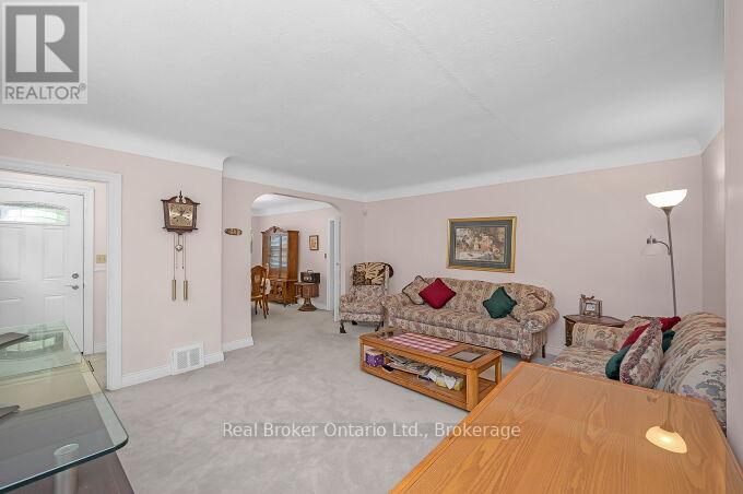 Photo 7 of 264 Grays Road, Hamilton ON