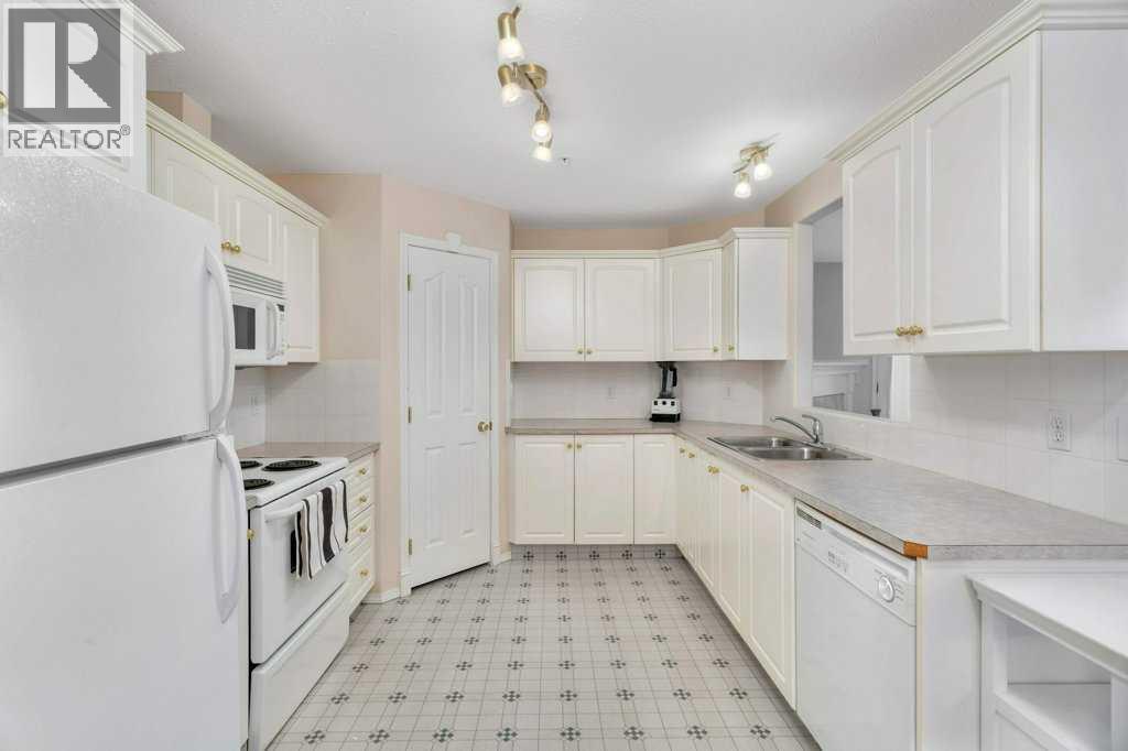 Photo 11 of 205 3501 49 Avenue, Red Deer AB
