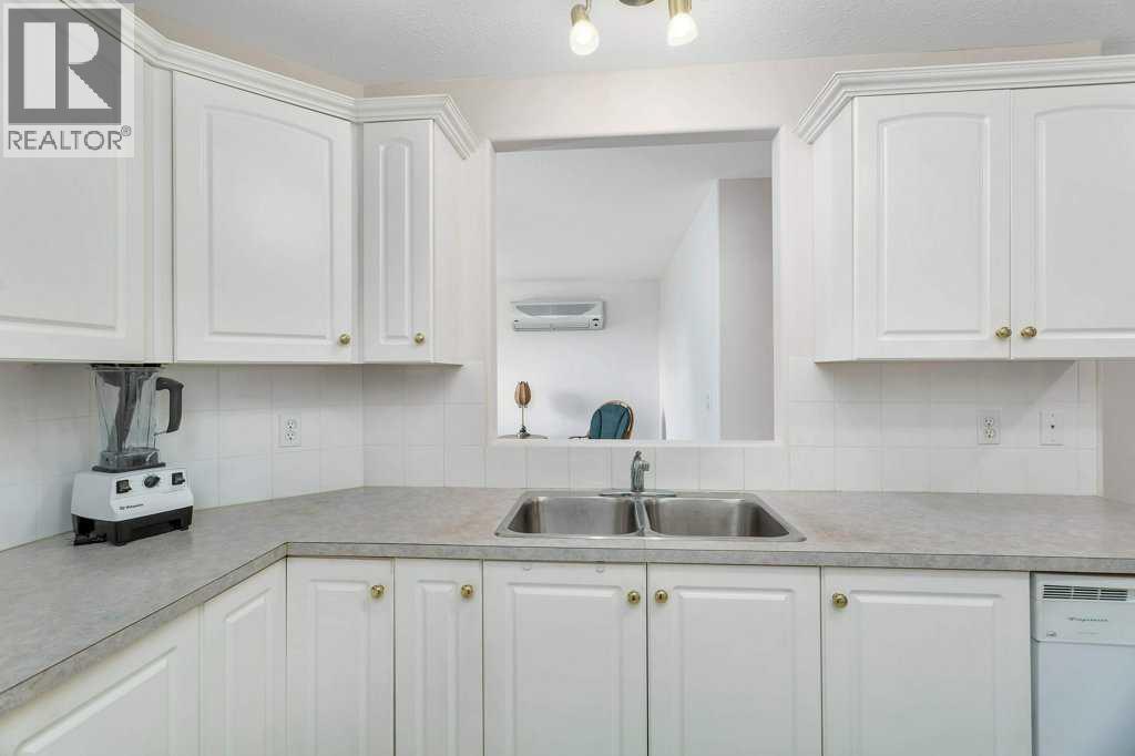 Photo 12 of 205 3501 49 Avenue, Red Deer AB