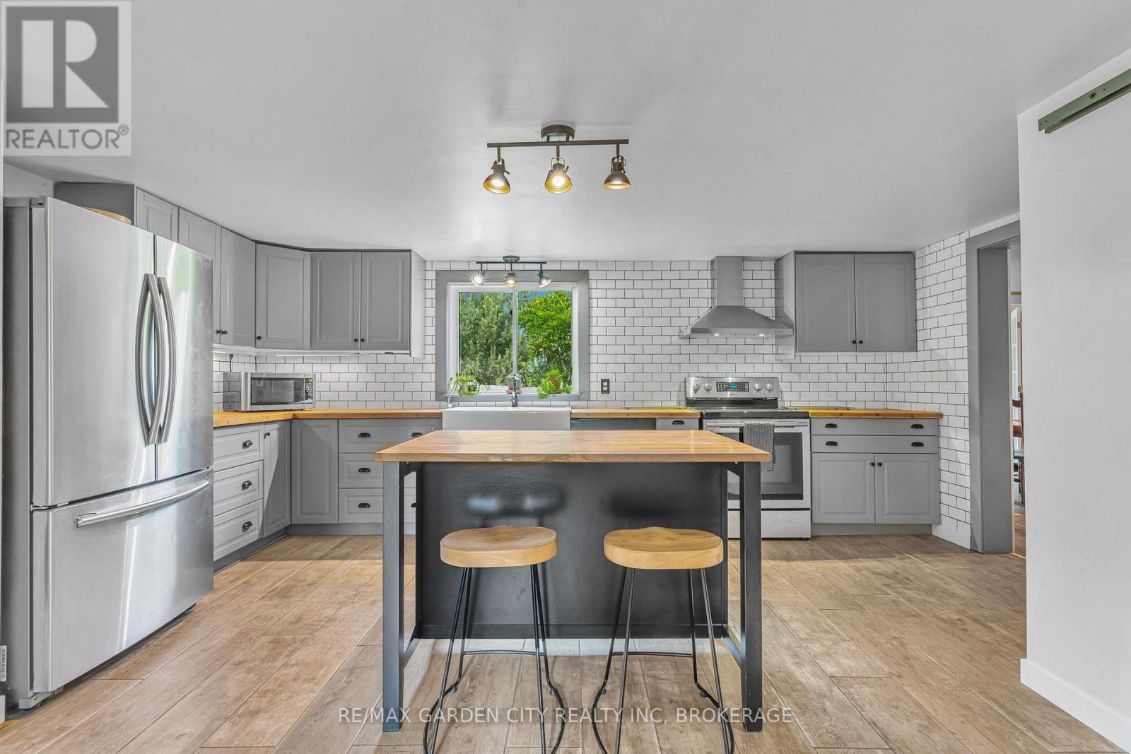 Photo 12 of 444 Webber Road, Pelham ON
