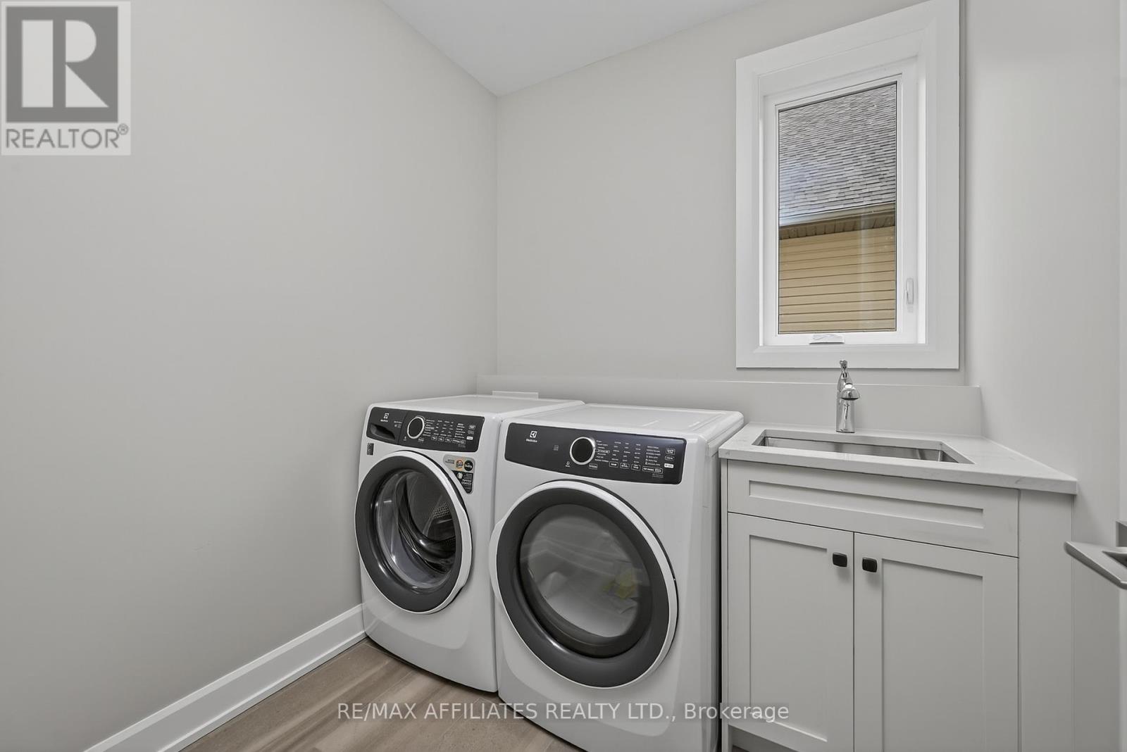 Photo 31 of 105 Rabb Street, Smiths Falls ON
