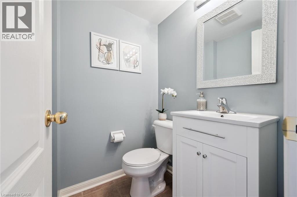 Photo 11 of 3030 Breakwater Court, Mississauga ON