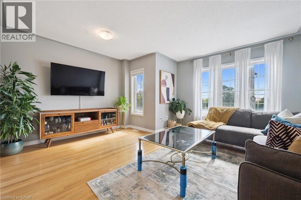 Photo 4 of 3030 Breakwater Court, Mississauga ON