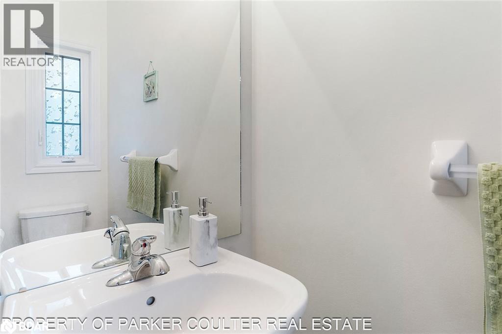 Photo 16 of 35 Atlantis Drive, Orillia ON