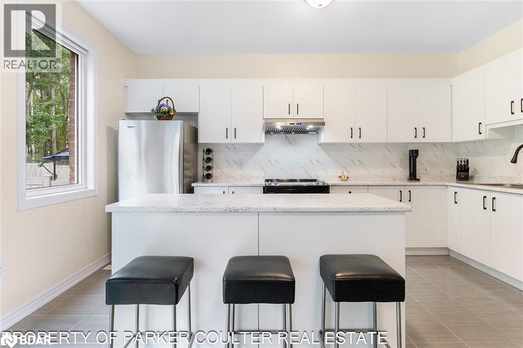 Photo 8 of 35 Atlantis Drive, Orillia ON