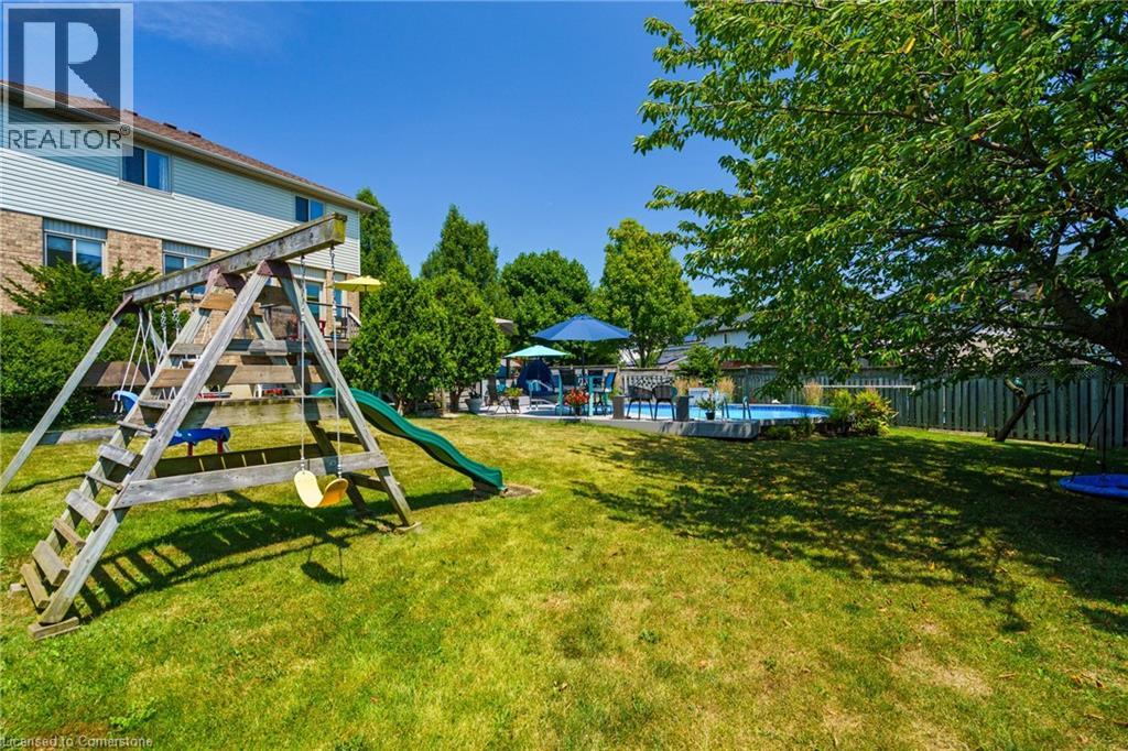 Photo 12 of 10 Nature Court, Hamilton ON