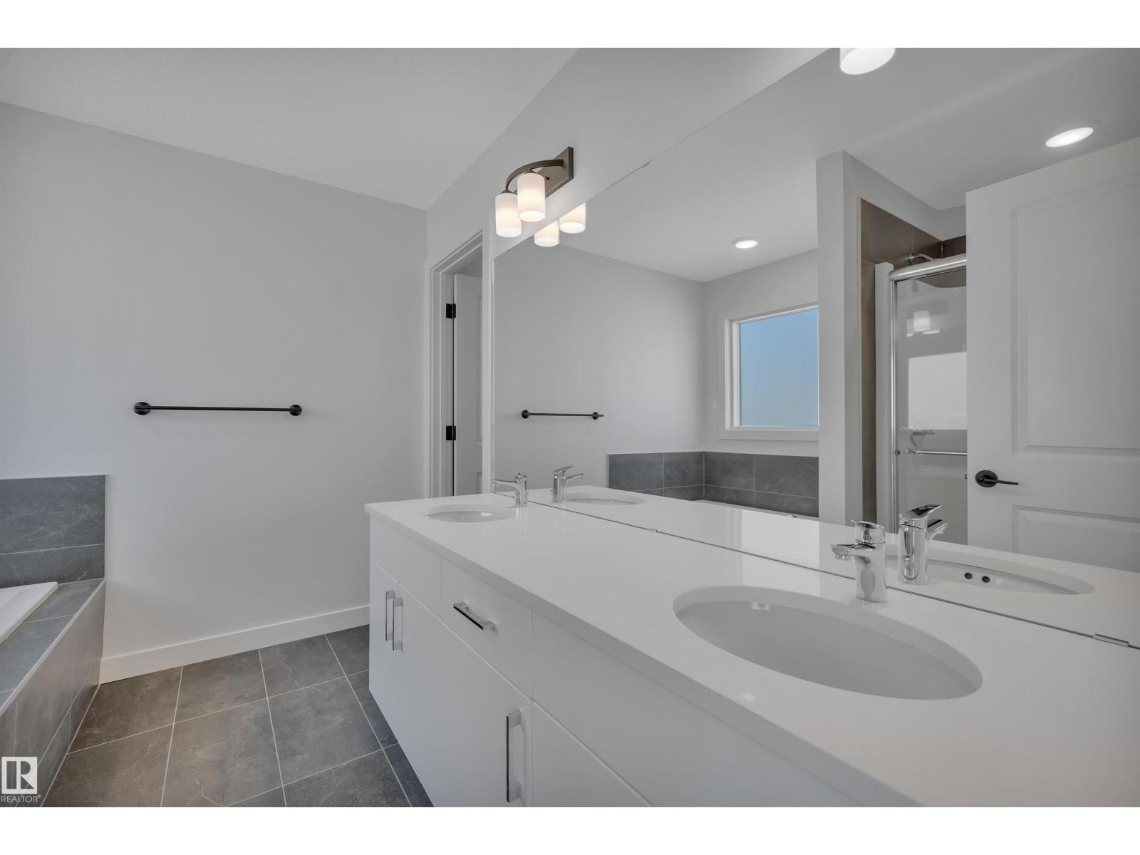 Photo 22 of 51 Ashbury Cr, Spruce Grove AB