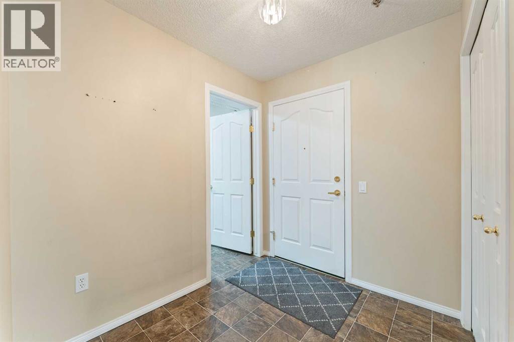 Single Family House for Sale in   Simcoe Boulevard SW Signal Hill Calgary 