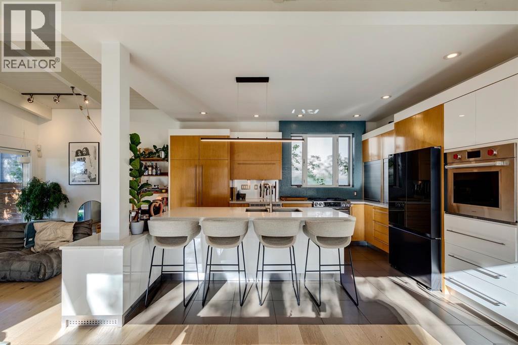 Photo 9 of 1432 Chardie Place Sw, Calgary AB
