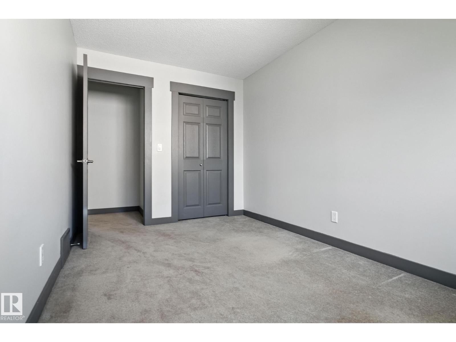 Photo 14 of 18004 89 St Nw, Edmonton AB