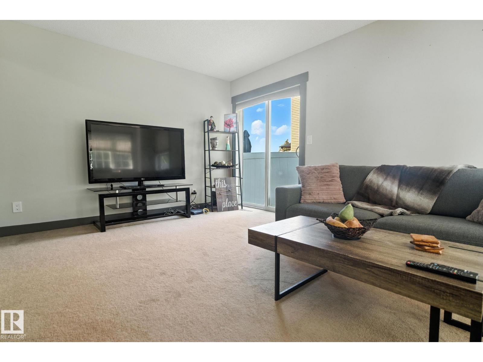 Photo 4 of 18004 89 St Nw, Edmonton AB