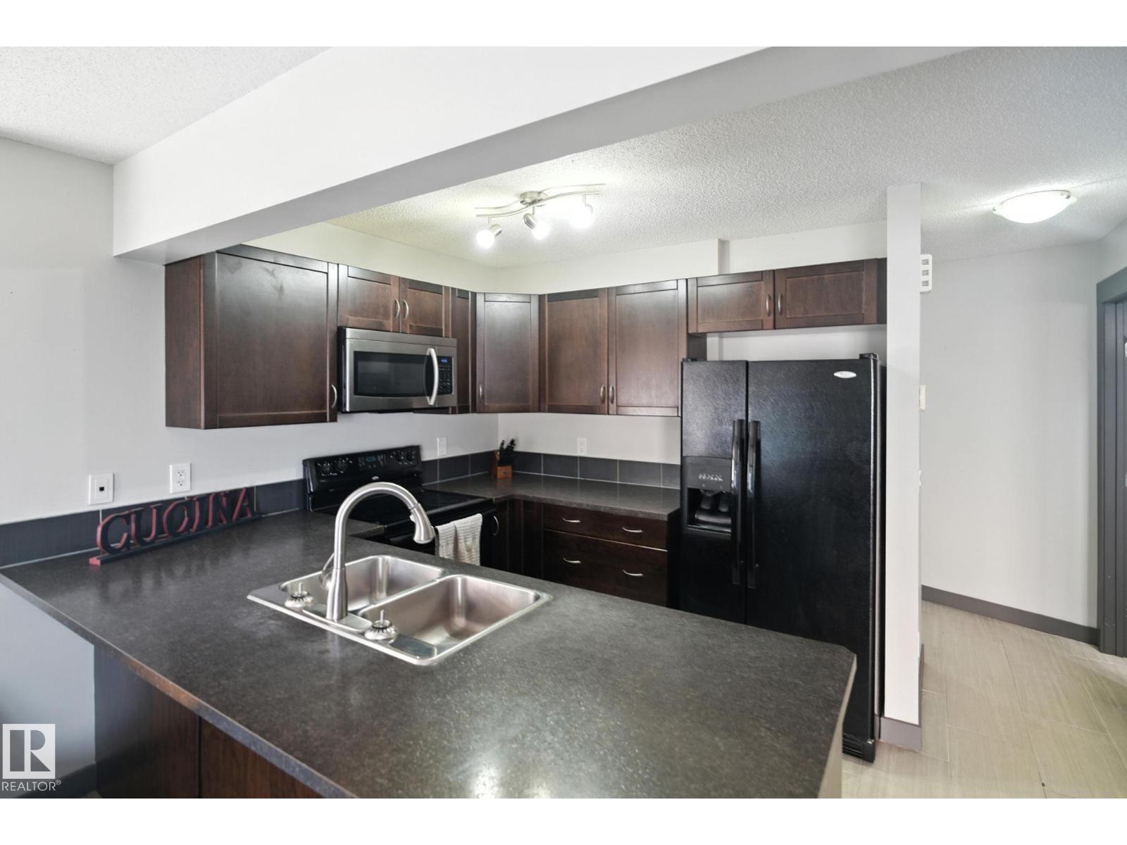 Photo 6 of 18004 89 St Nw, Edmonton AB