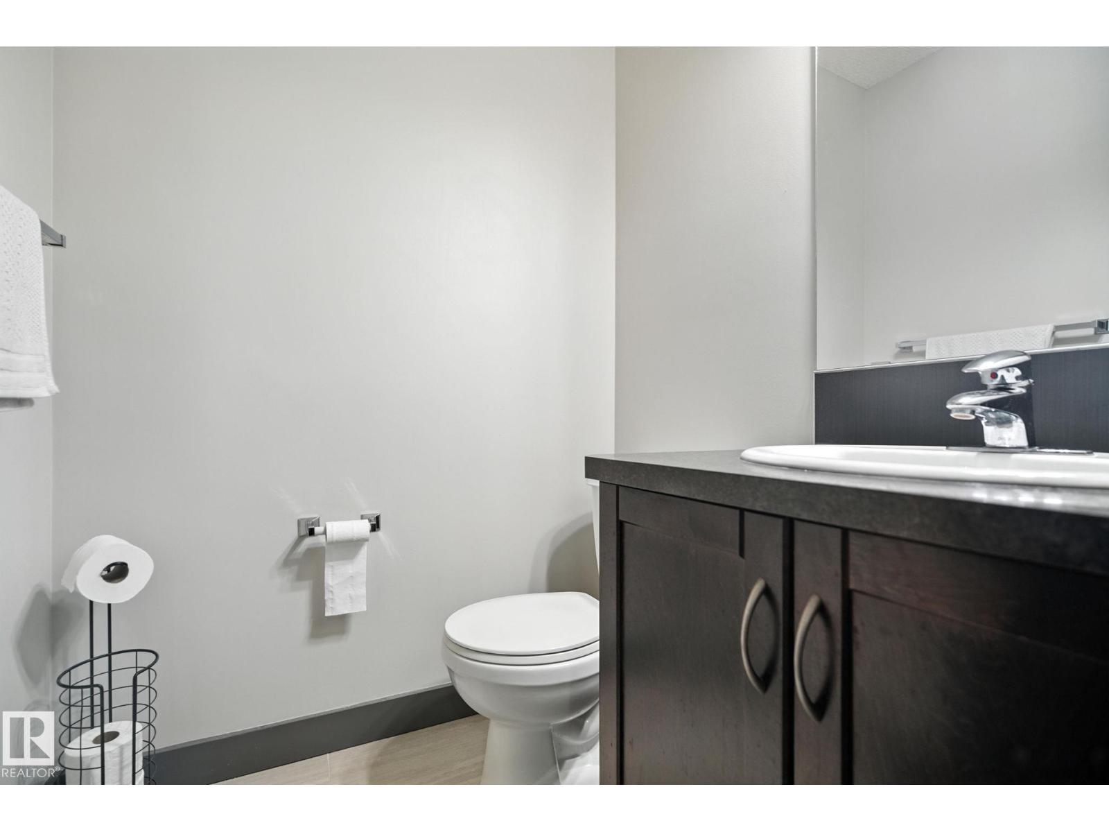Photo 8 of 18004 89 St Nw, Edmonton AB