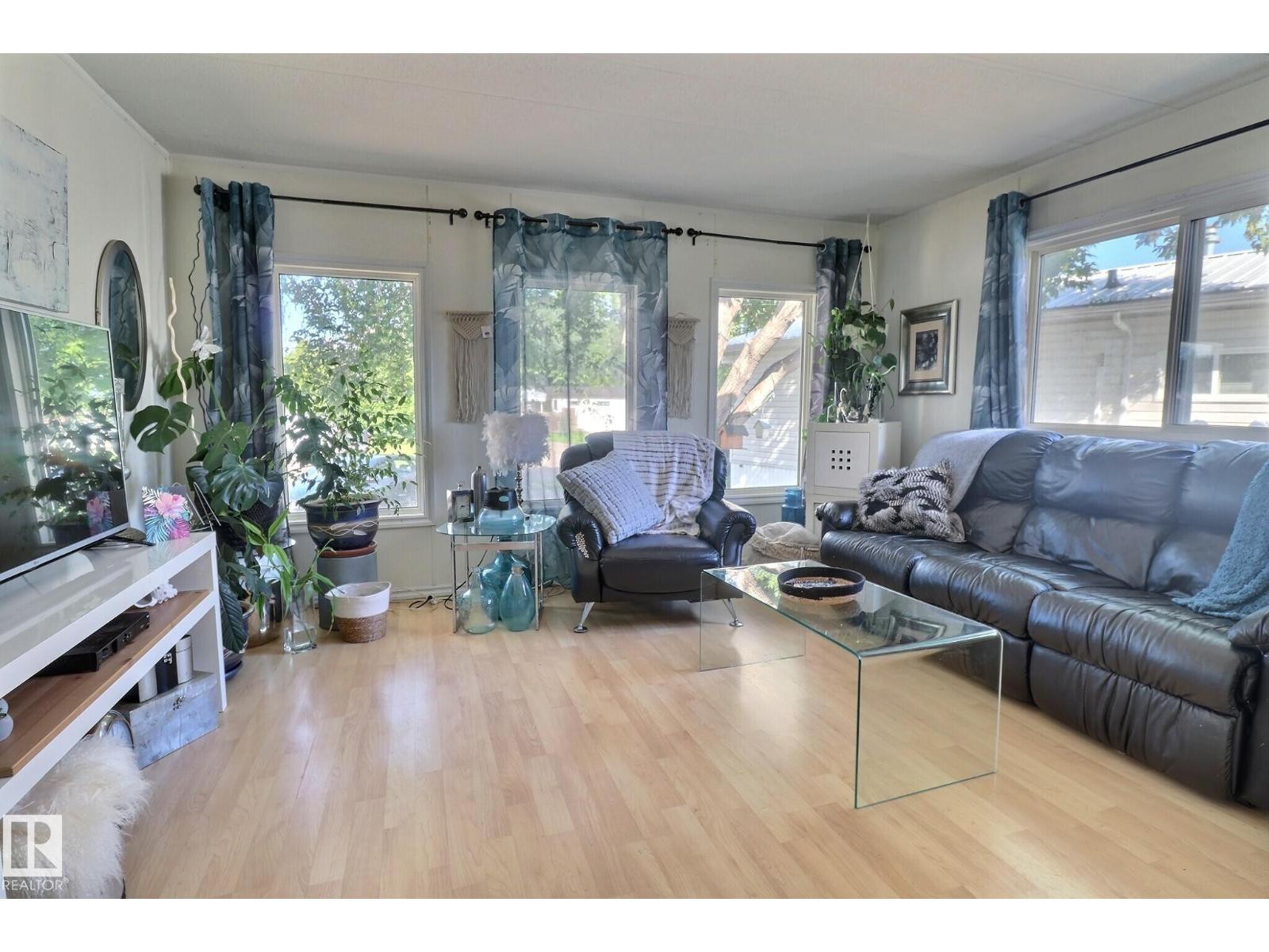 Photo 9 of 289 Juniper Cr Nw, Edmonton AB