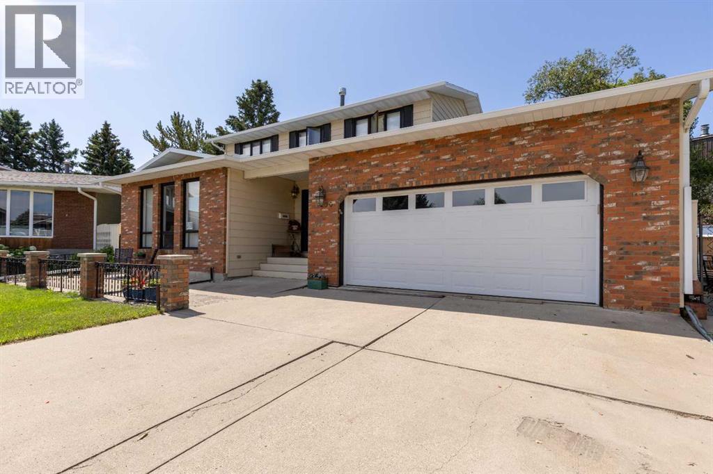 Photo 4 of 2230 41 Street S, Lethbridge AB