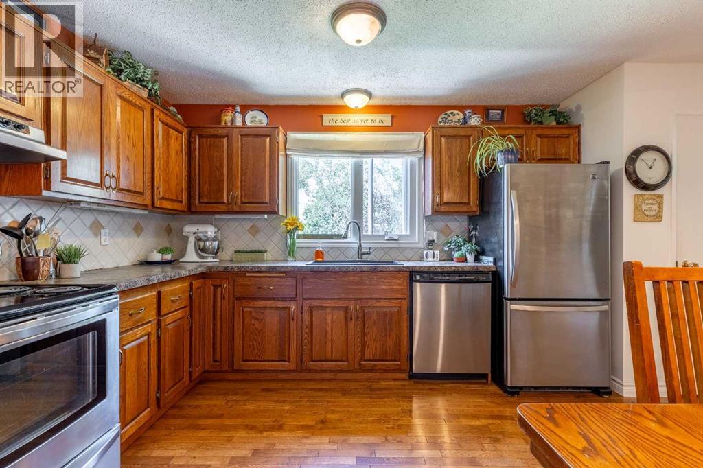 Photo 13 of 2230 41 Street S, Lethbridge AB