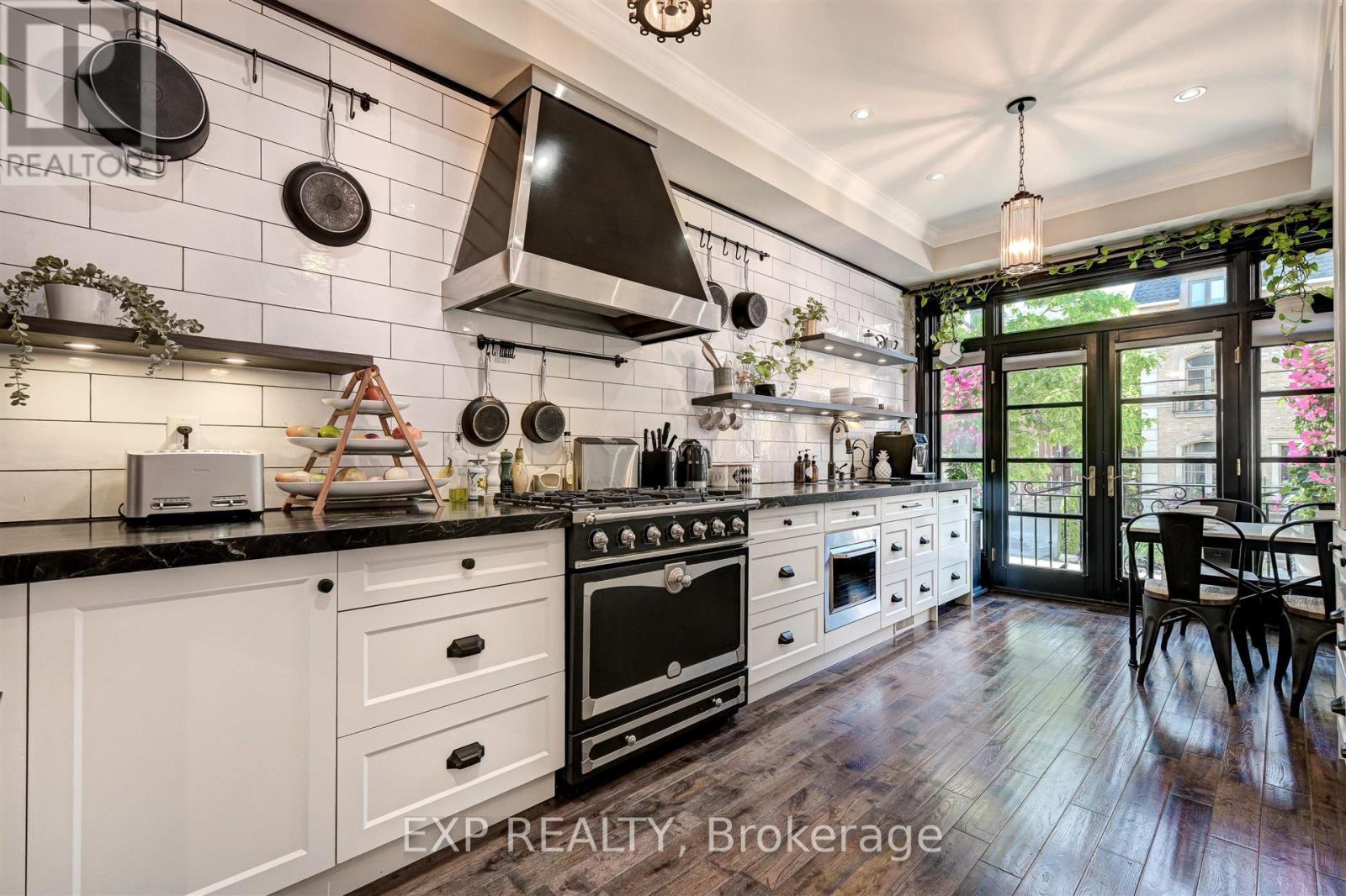 Photo 10 of 13 Balmoral Avenue, Toronto ON