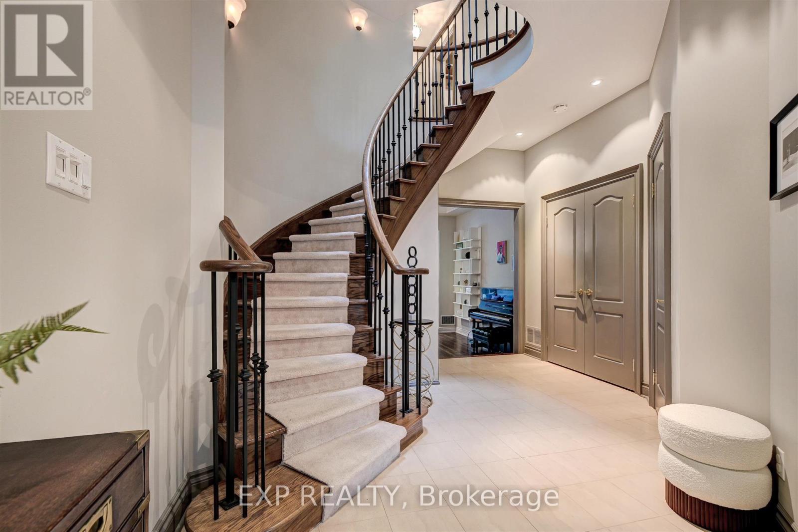 Photo 4 of 13 Balmoral Avenue, Toronto ON