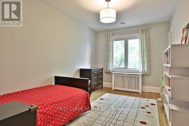 Photo 12 of 262 Castlefield Avenue, Toronto ON