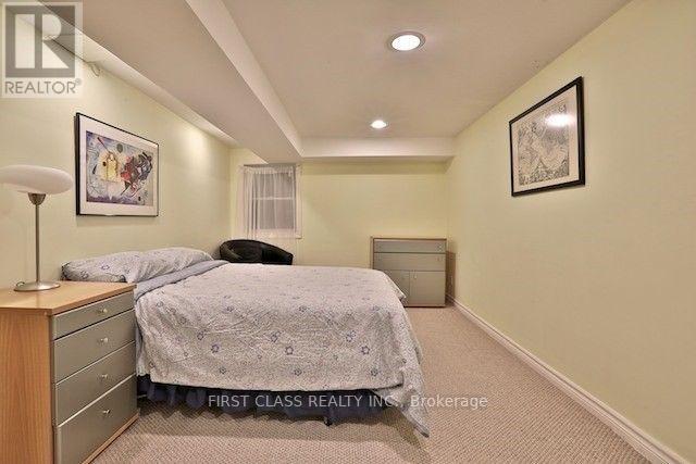 Photo 16 of 262 Castlefield Avenue, Toronto ON
