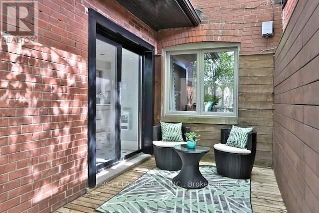 Photo 18 of 262 Castlefield Avenue, Toronto ON