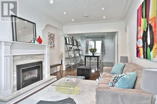 Photo 7 of 262 Castlefield Avenue, Toronto ON