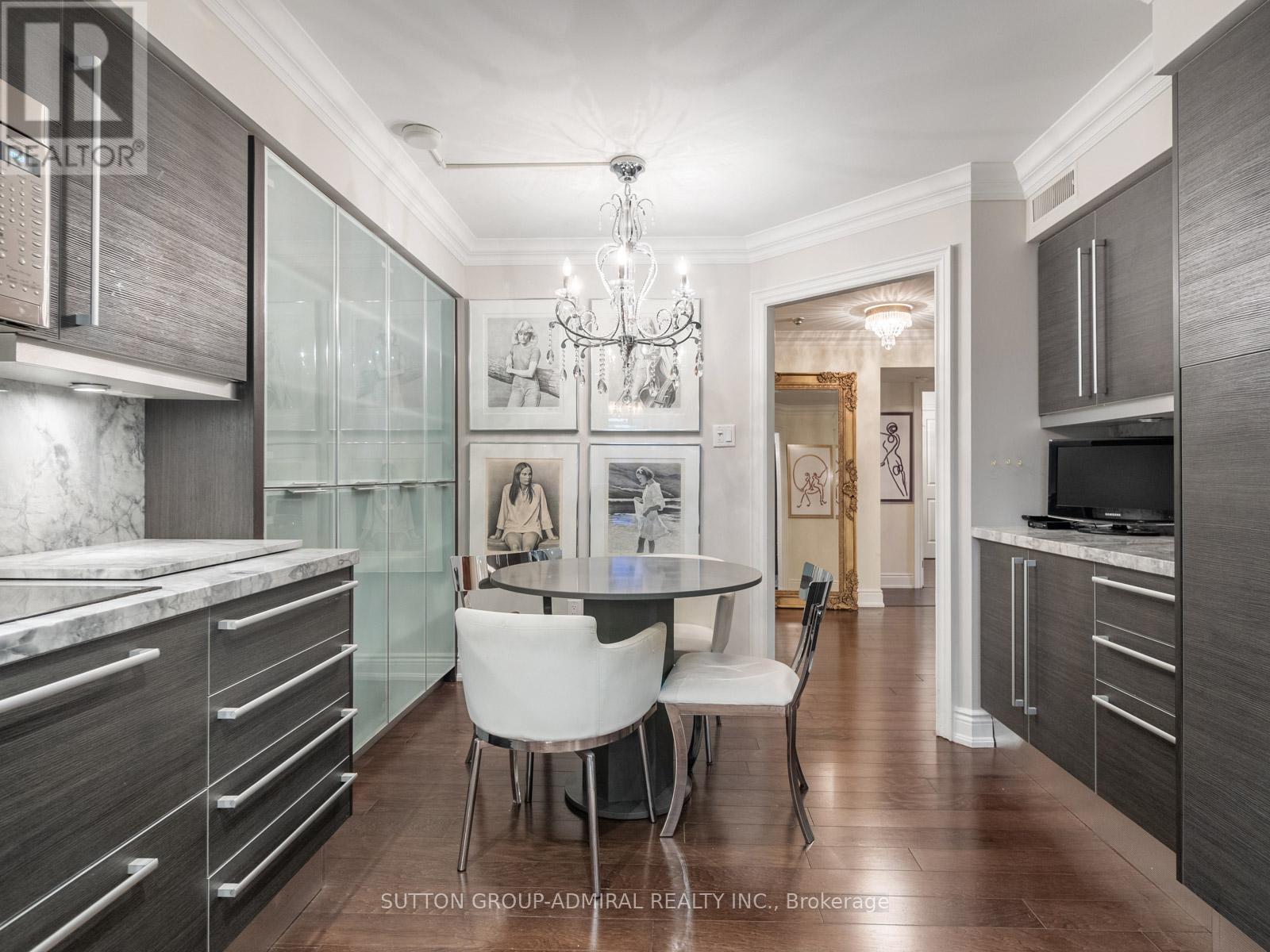 Photo 10 of 210 65 Spring Garden Avenue, Toronto ON