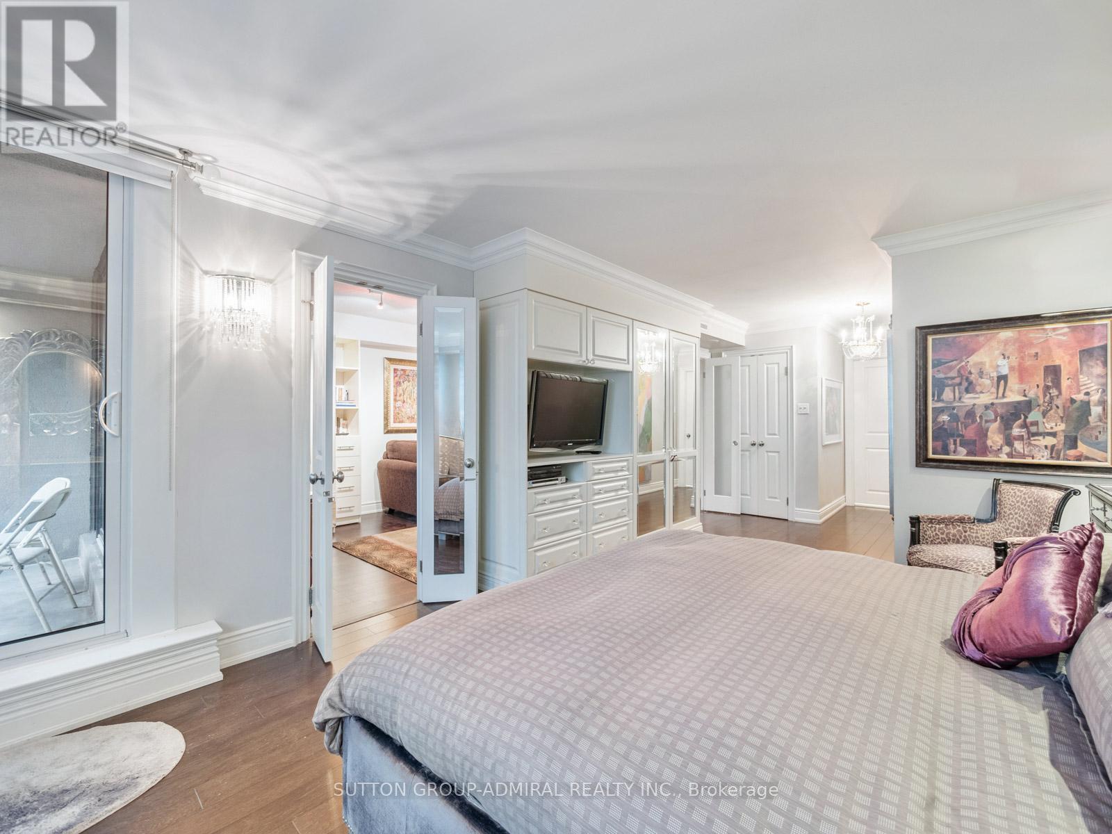 Photo 31 of 210 65 Spring Garden Avenue, Toronto ON