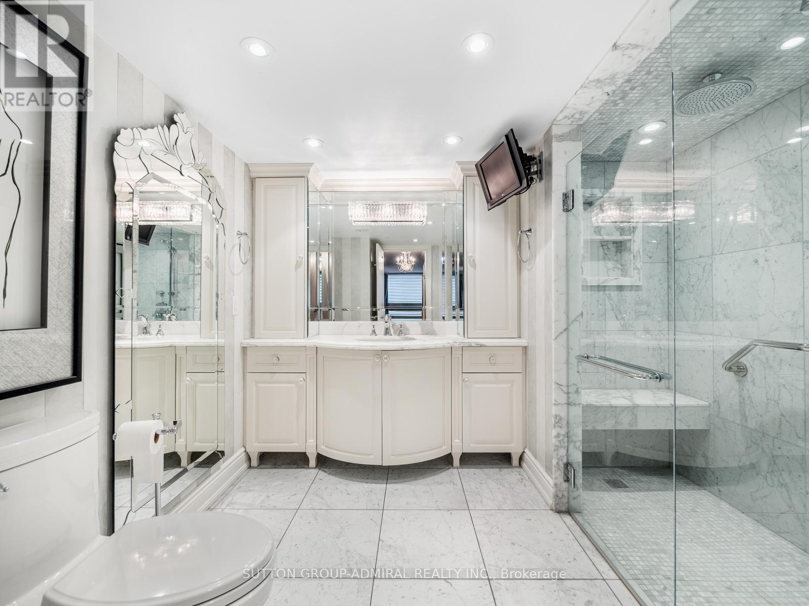 Photo 33 of 210 65 Spring Garden Avenue, Toronto ON