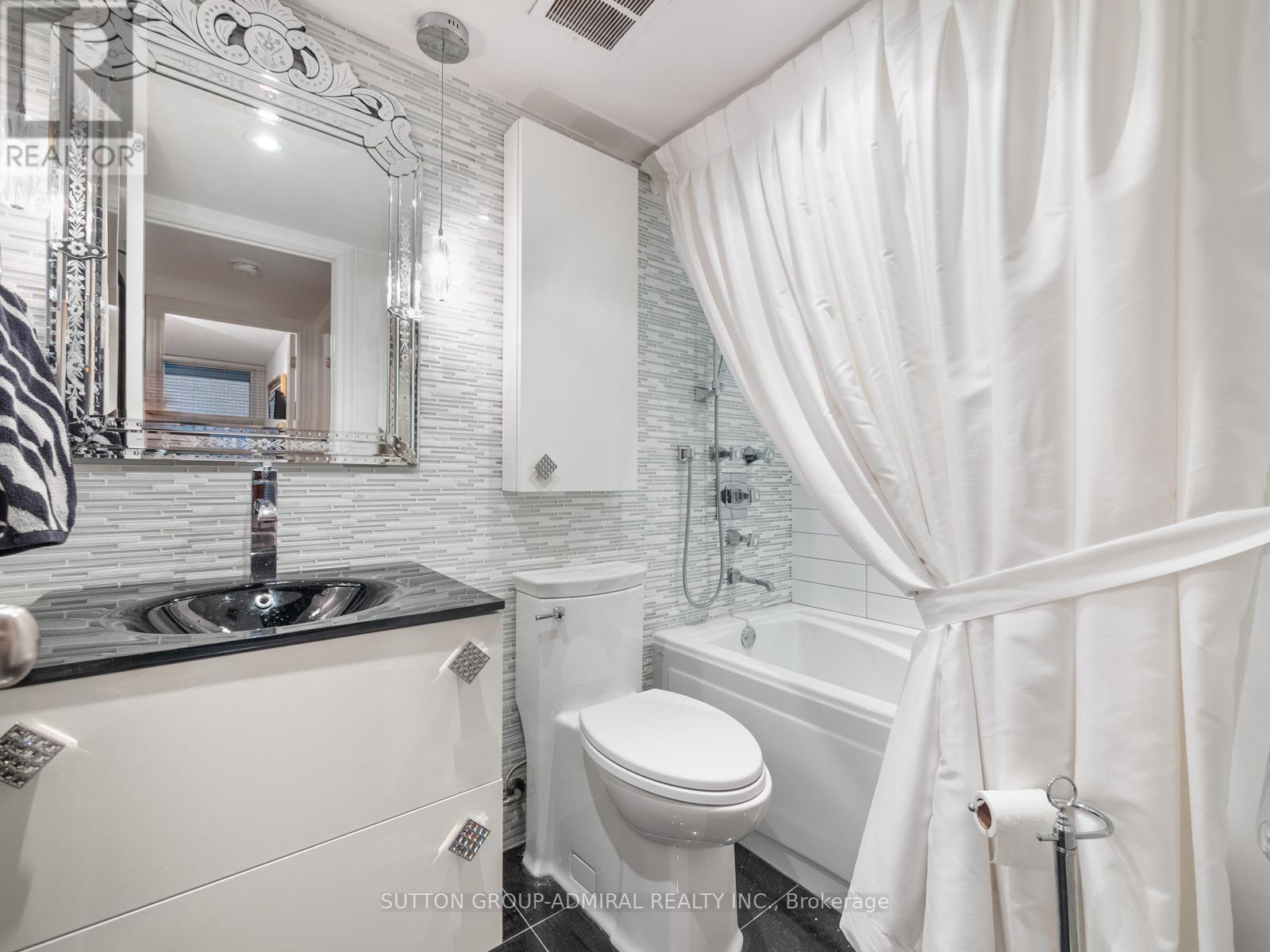 Photo 35 of 210 65 Spring Garden Avenue, Toronto ON