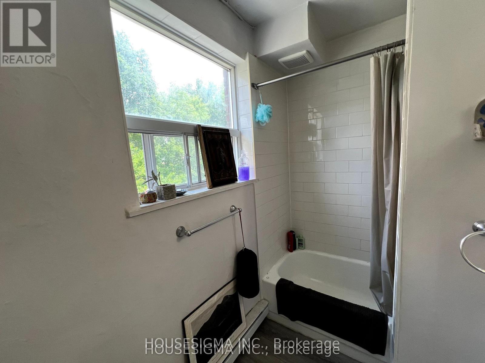 Photo 8 of 204 661 Huron Street, Toronto ON